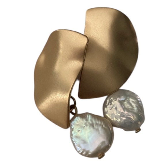 Brushed Goldtone Pearl Droplet Earrings - Picture 1 of 8